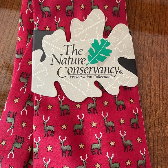 NWT The Nature Conservancy Pampas Deer 100% Silk holiday Christmas MENS tie Red - Picture 2 of 8